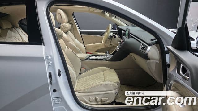 Genesis G70 2019 — Photo 27/30