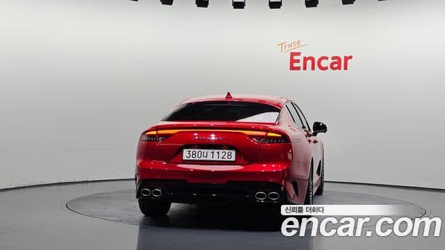 Kia Stinger 2021 — ფოტო 4/20