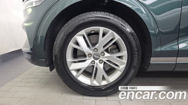 Genesis GV70 2021 — ფოტო 5/20