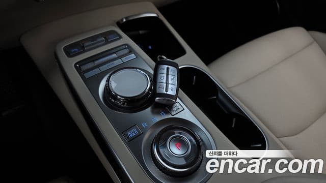 Genesis GV70 2021 — ფოტო 9/20