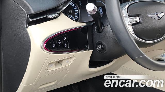 Genesis GV70 2021 — ფოტო 18/20