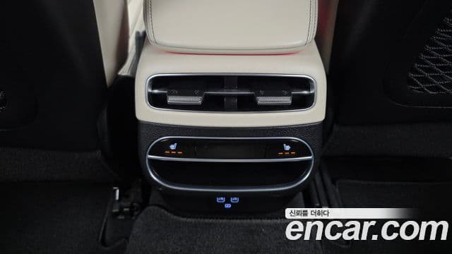 Genesis GV70 2021 — ფოტო 19/20