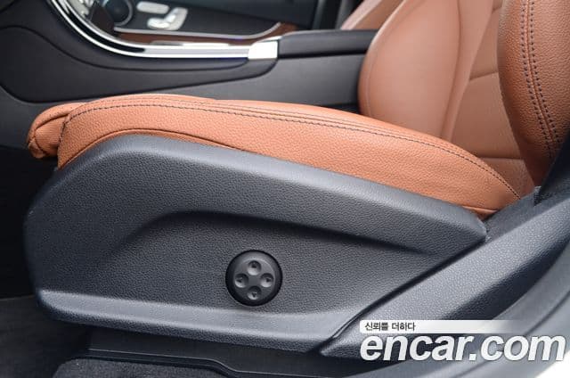 Mercedes-Benz GLC-Class 2021 — ფოტო 9/20