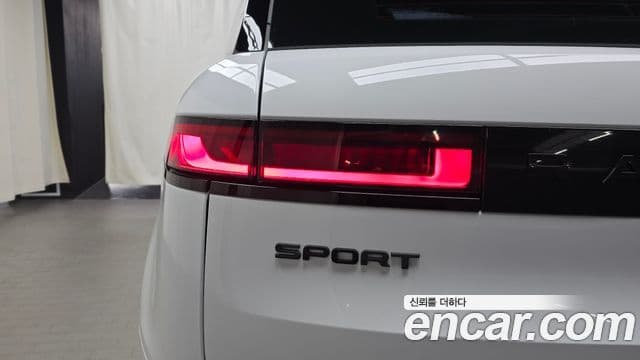 Land Rover Range Rover Sport 2025 — Photo 25/36