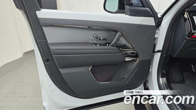 Land Rover Range Rover Sport 2025 — Photo 15/36