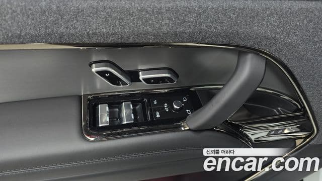 Land Rover Range Rover Sport 2025 — Photo 32/36