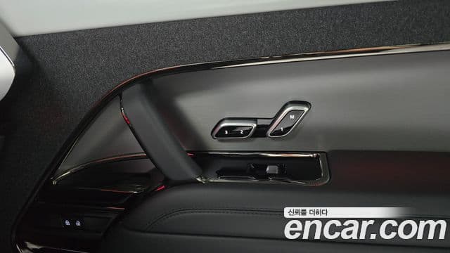 Land Rover Range Rover Sport 2025 — Photo 23/36