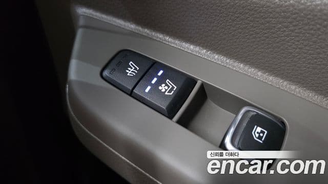 Kia Carnival 2024 — ფოტო 19/20