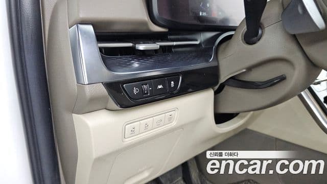 Kia Carnival 2021 — ფოტო 19/20