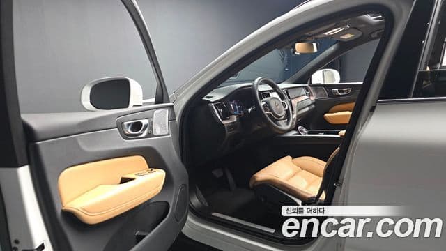 Volvo XC60 2025 — Şəkil 10/20