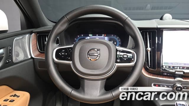 Volvo XC60 2025 — Şəkil 13/20