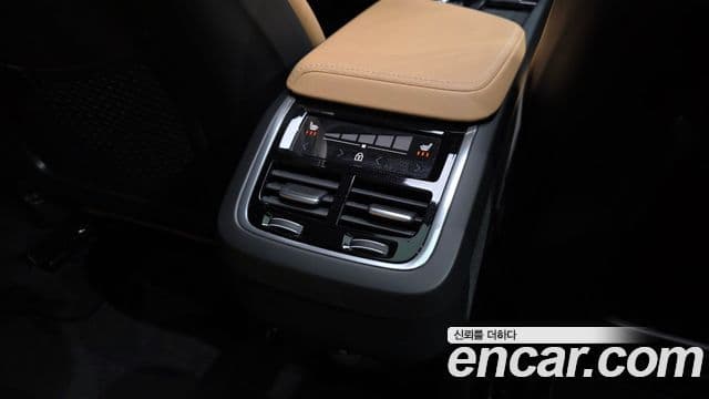 Volvo XC60 2025 — Şəkil 19/20