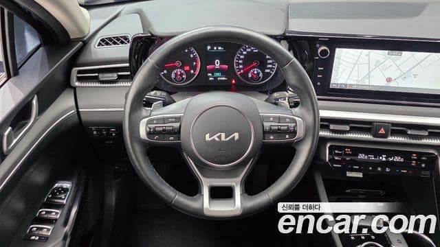 Kia K5 2023 — Şəkil 13/20