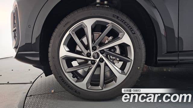 Audi Q5 2025 — фото 5 из 20
