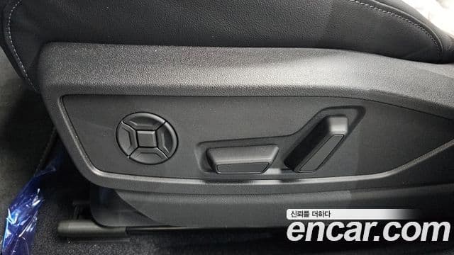 Audi Q5 2025 — Photo 22/34