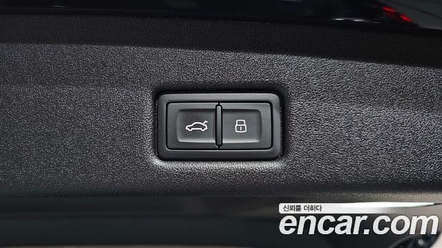 Audi Q5 2025 — Photo 27/34