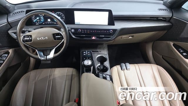 Kia K8 2021 — Şəkil 10/20