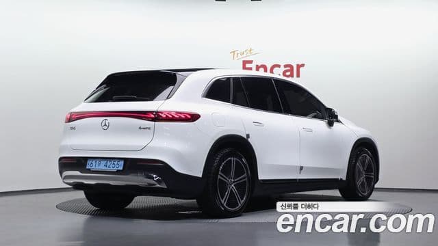 Mercedes-Benz EQS SUV 2023 — ფოტო 1/34