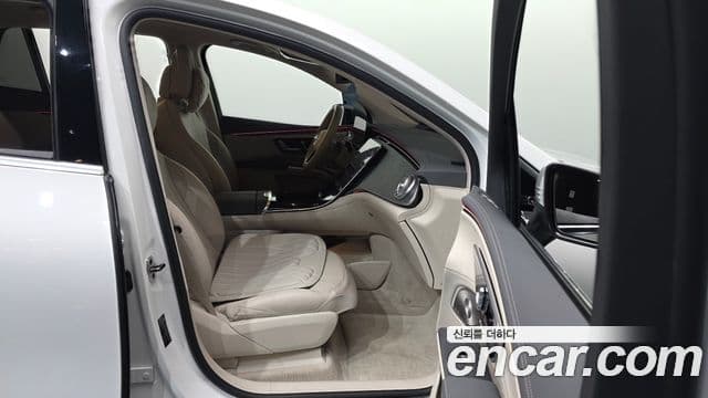 Mercedes-Benz EQS SUV 2023 — ფოტო 30/34