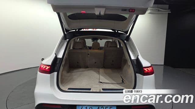 Mercedes-Benz EQS SUV 2023 — ფოტო 23/34