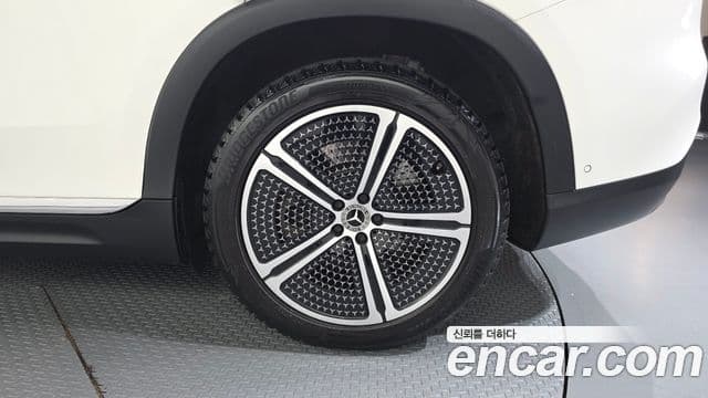Mercedes-Benz EQS SUV 2023 — ფოტო 20/34