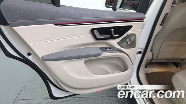 Mercedes-Benz EQS SUV 2023 — ფოტო 34/34
