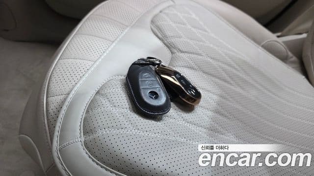 Mercedes-Benz EQS SUV 2023 — ფოტო 22/34
