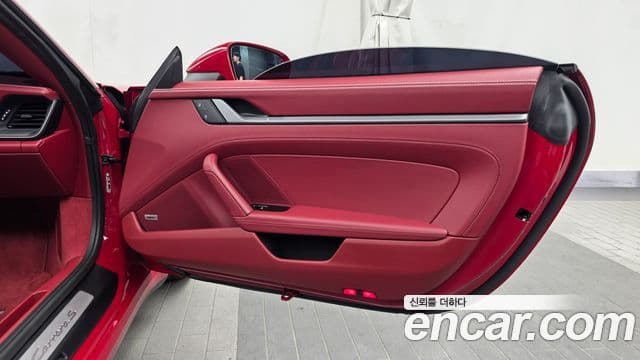 Porsche 911 2024 — Photo 22/31