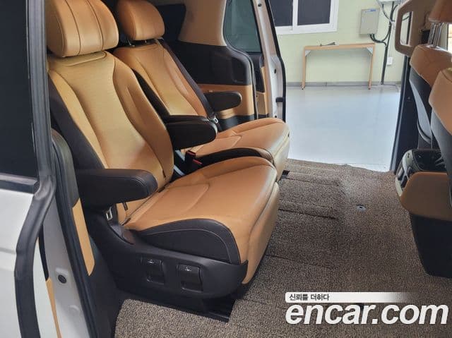 Kia Carnival 2021 — Фото 13/20
