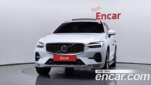 Volvo XC60 2022 — ფოტო 2/20