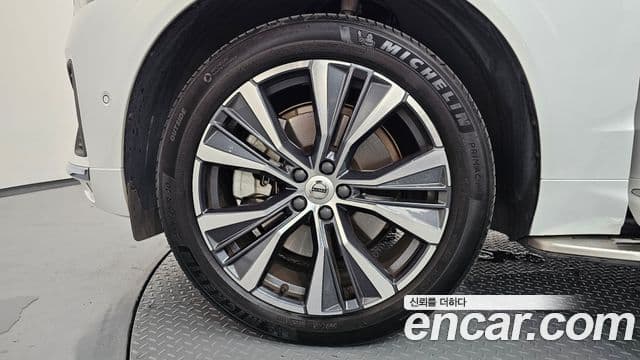 Volvo XC60 2022 — Şəkil 4/20