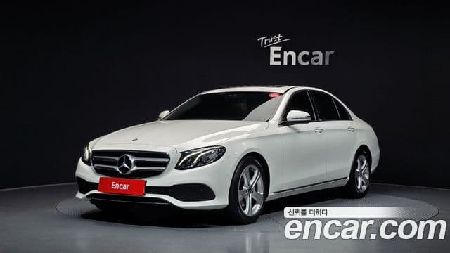 Mercedes-Benz E-Class 2018 — ფოტო 1/20