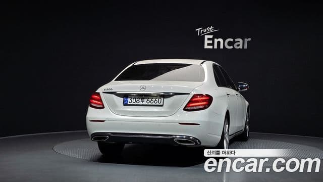 Mercedes-Benz E-Class 2018 — ფოტო 4/20