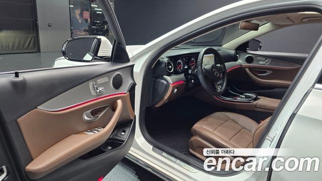 Mercedes-Benz E-Class 2018 — ფოტო 10/20