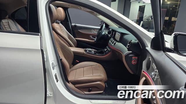 Mercedes-Benz E-Class 2018 — ფოტო 11/20