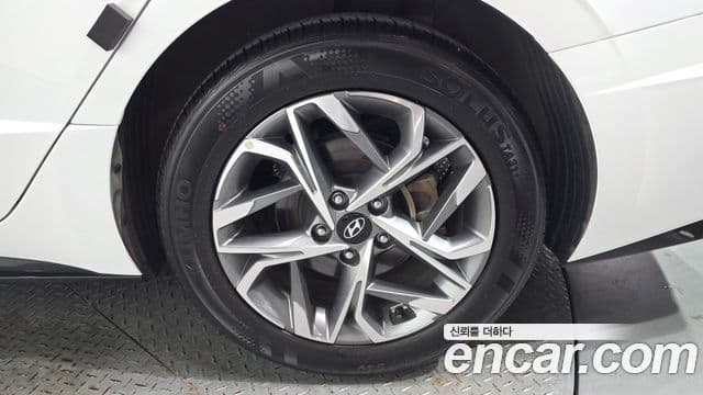 Hyundai Sonata Hybrid 2022 — Photo 12/32