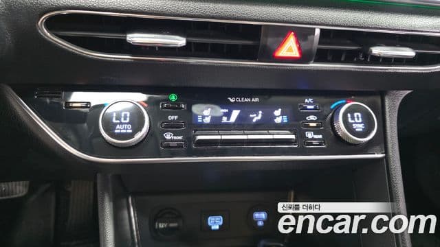 Hyundai Sonata Hybrid 2022 — Photo 11/32