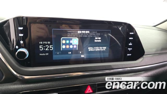 Hyundai Sonata Hybrid 2022 — Photo 10/32