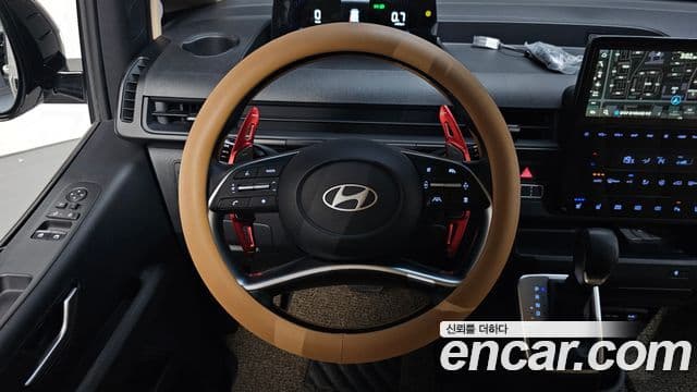 Hyundai Staria 2025 — Photo 19/35