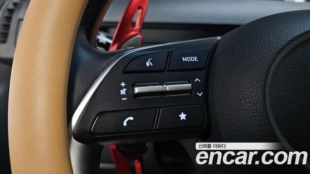 Hyundai Staria 2025 — Photo 34/35