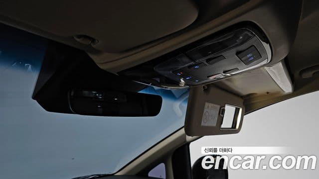 Hyundai Staria 2025 — Photo 13/35