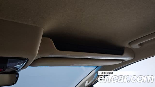 Hyundai Staria 2025 — Photo 30/35