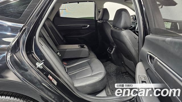 Hyundai Sonata 2022 — ფოტო 11/20