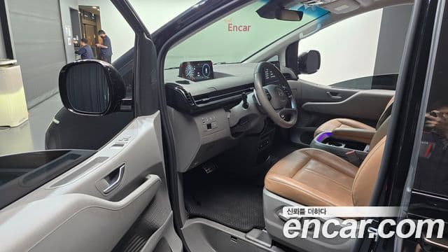 Hyundai Staria 2024 — ფოტო 9/20