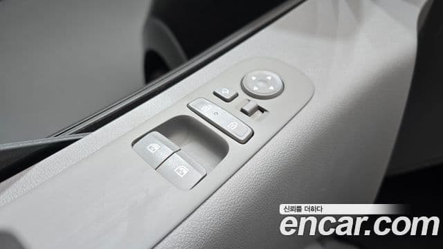 Hyundai Staria 2024 — ფოტო 13/20