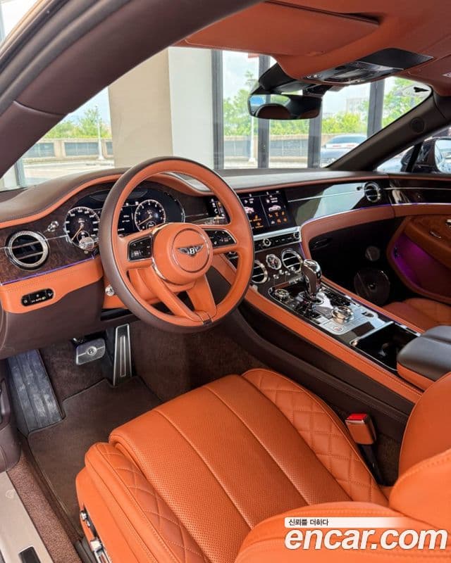Bentley Continental GT 2021 — ფოტო 6/13