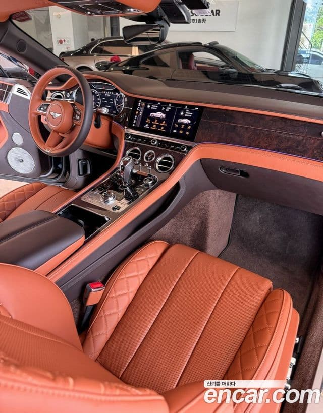 Bentley Continental GT 2021 — ფოტო 7/13