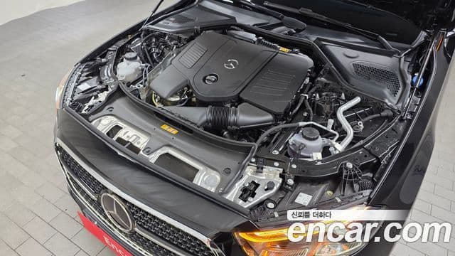 Mercedes-Benz E-Class 2025 — ფოტო 6/20