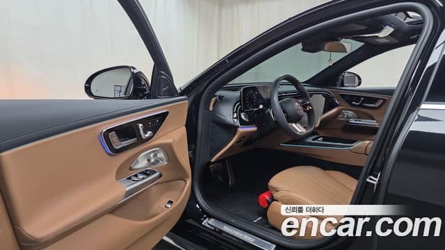 Mercedes-Benz E-Class 2025 — ფოტო 10/20