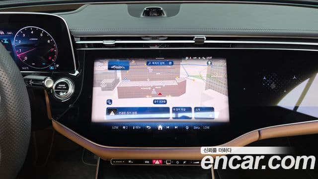 Mercedes-Benz E-Class 2025 — ფოტო 13/20